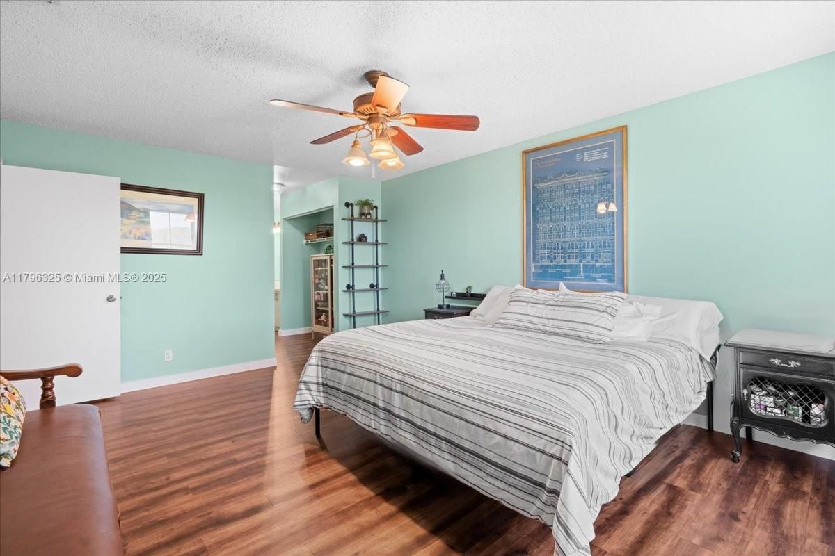 Real estate property located at 4370 82nd Way, Broward, Orange Drive-pine Island, Davie, FL