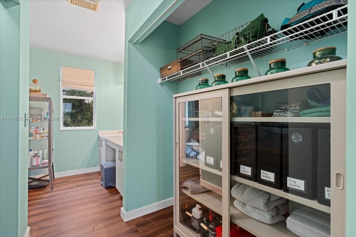 Real estate property located at 4370 82nd Way, Broward, Orange Drive-pine Island, Davie, FL