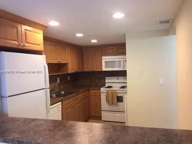 Real estate property located at 10000 80th Ct #2223, Miami-dade, Samari Lake East Condo, Hialeah Gardens, FL