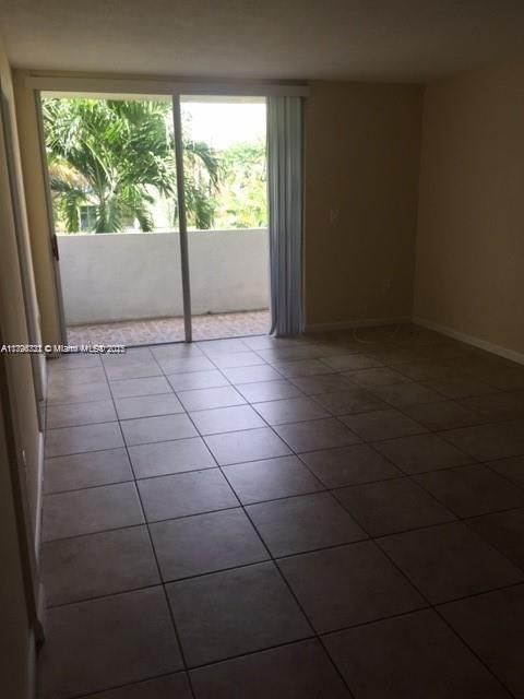 Real estate property located at 10000 80th Ct #2223, Miami-dade, Samari Lake East Condo, Hialeah Gardens, FL