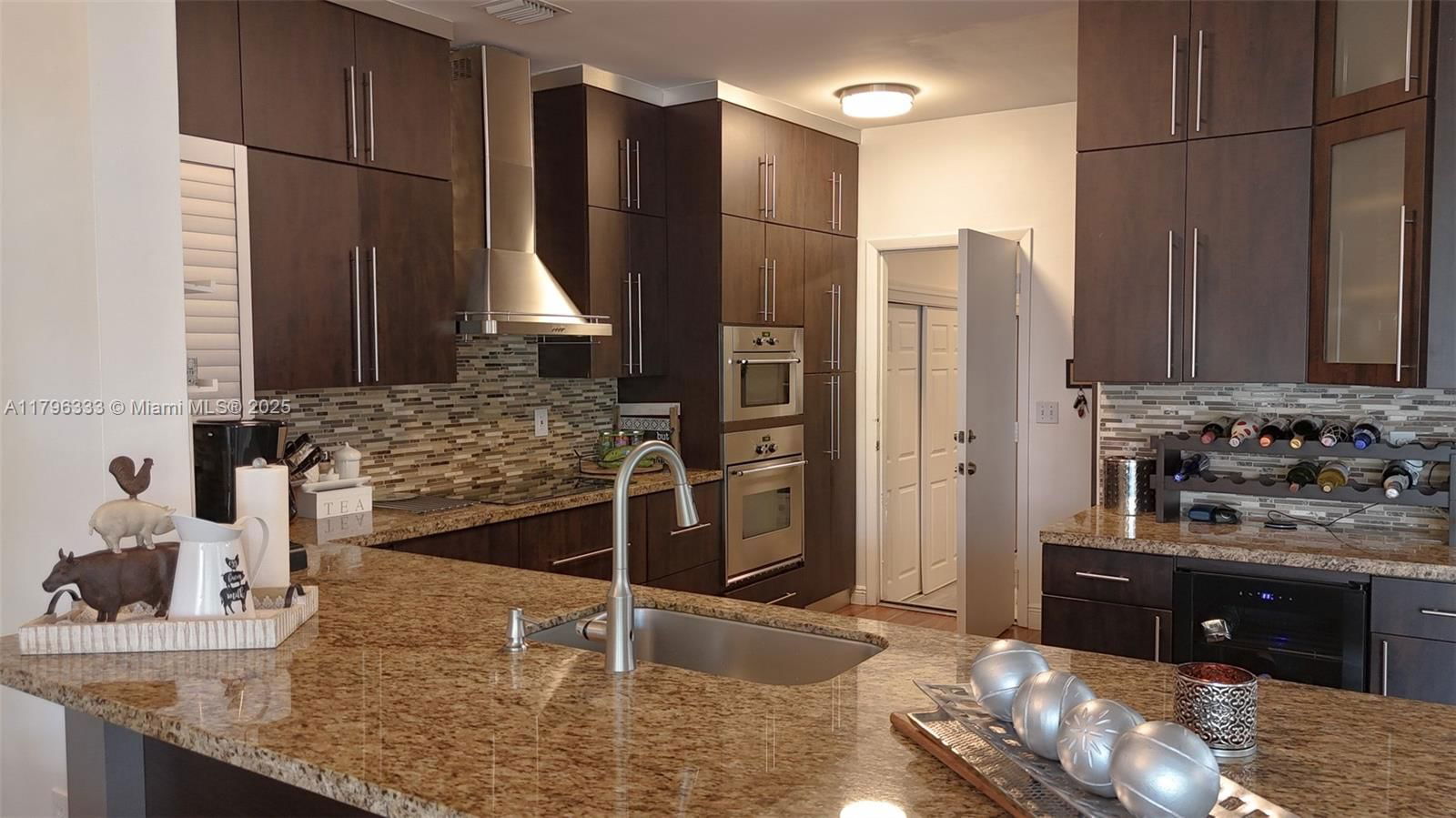 Real estate property located at 1374 159th Ave, Broward, Towngate, Pembroke Pines, FL