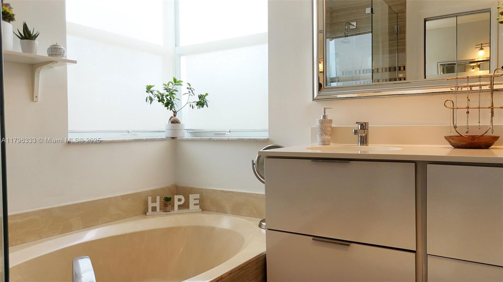 Real estate property located at 1374 159th Ave, Broward, Towngate, Pembroke Pines, FL