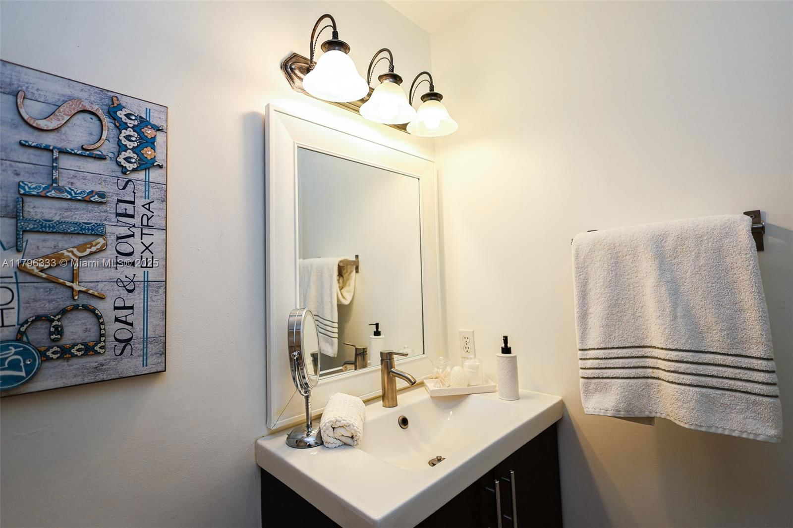 Real estate property located at 1374 159th Ave, Broward, Towngate, Pembroke Pines, FL