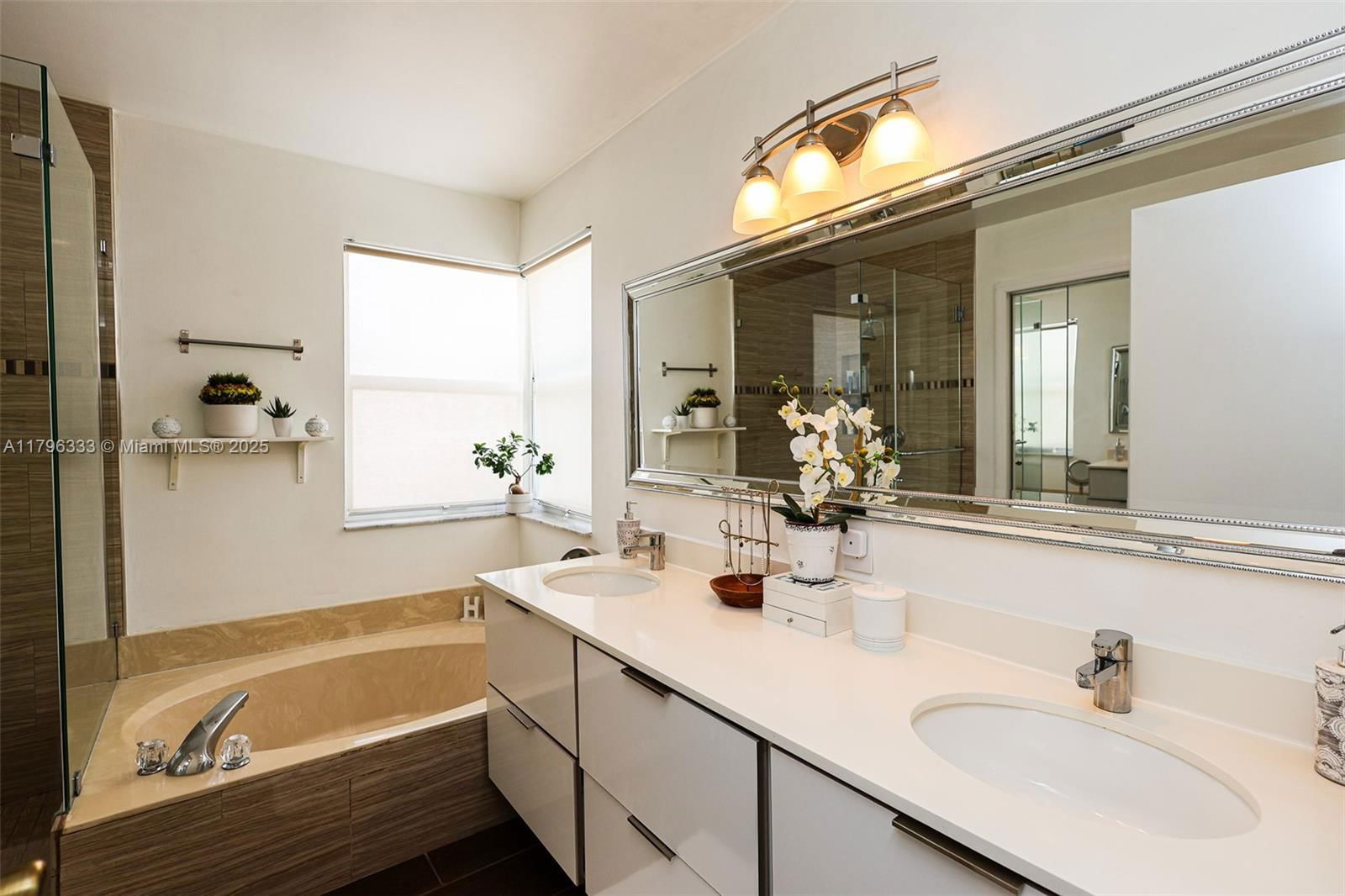 Real estate property located at 1374 159th Ave, Broward, Towngate, Pembroke Pines, FL