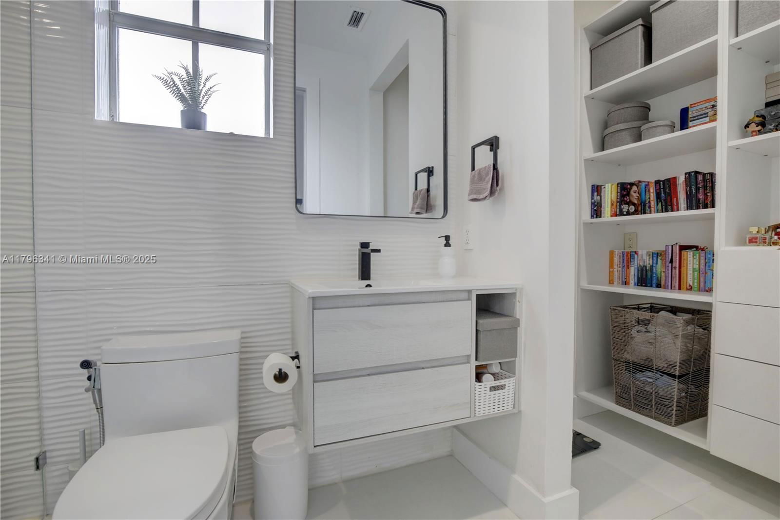 Real estate property located at 11265 78th St, Miami-dade, Doral Isles North Sec One, Doral, FL