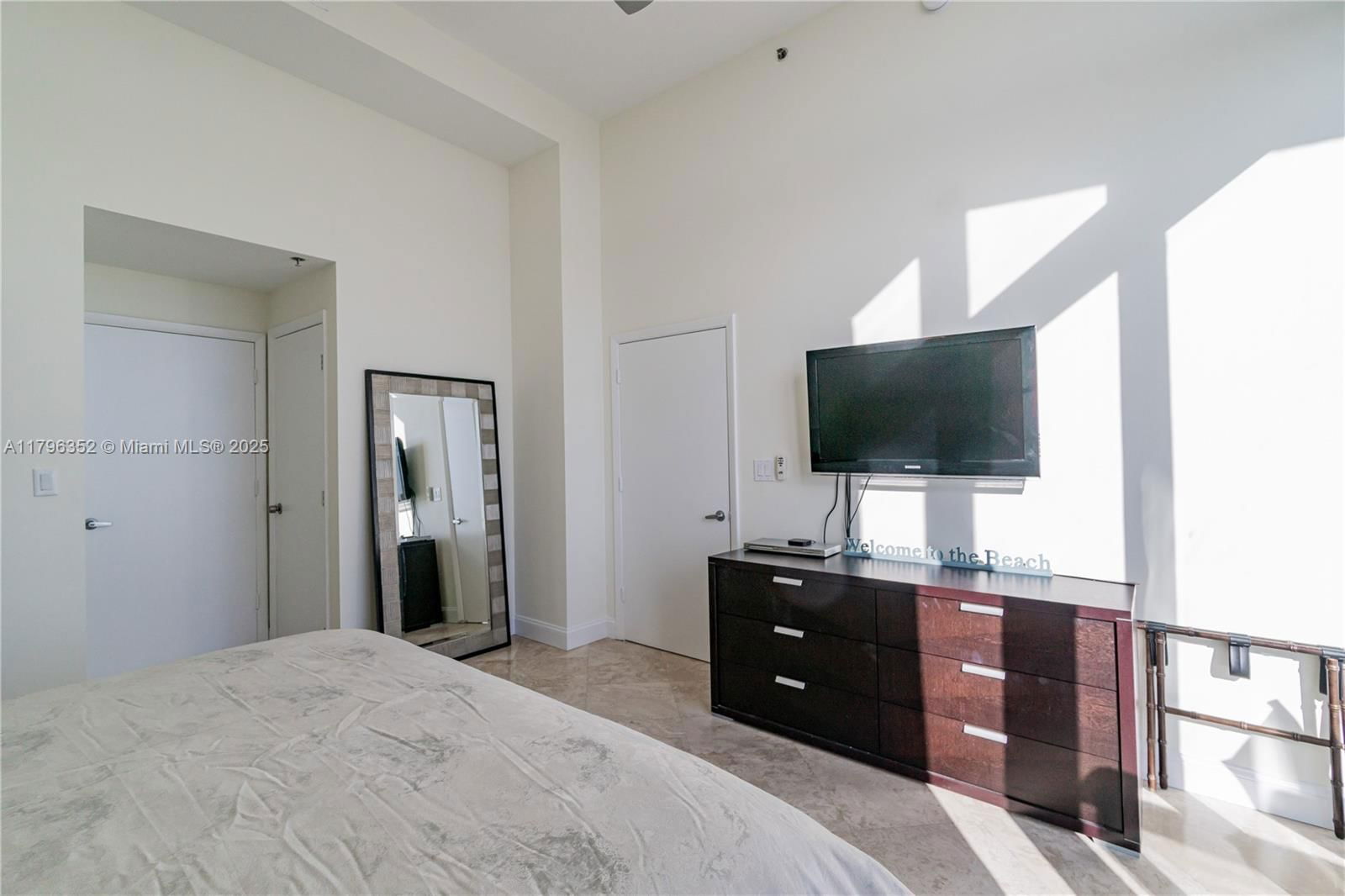 Real estate property located at 6515 Collins Ave #1806, Miami-dade, Belaire On The Ocean Condo, Miami Beach, FL