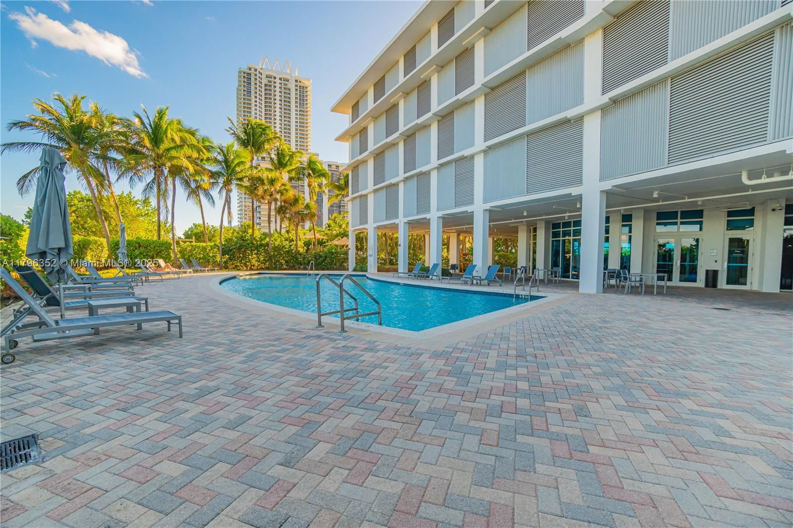 Real estate property located at 6515 Collins Ave #1806, Miami-dade, Belaire On The Ocean Condo, Miami Beach, FL
