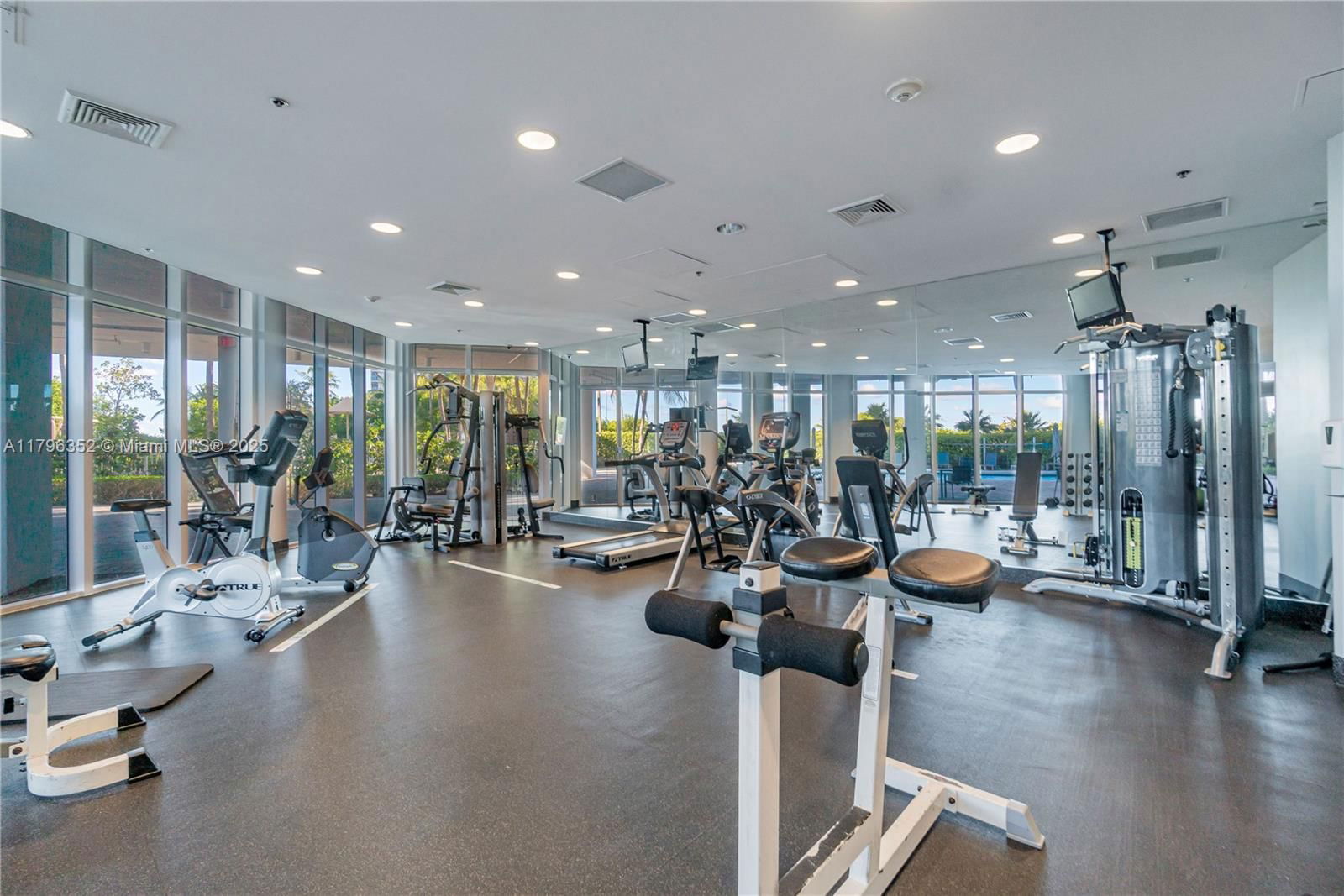 Real estate property located at 6515 Collins Ave #1806, Miami-dade, Belaire On The Ocean Condo, Miami Beach, FL
