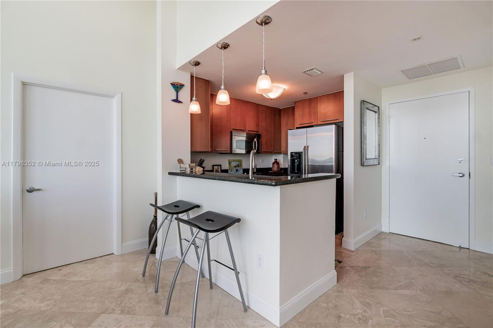 Real estate property located at 6515 Collins Ave #1806, Miami-dade, Belaire On The Ocean Condo, Miami Beach, FL