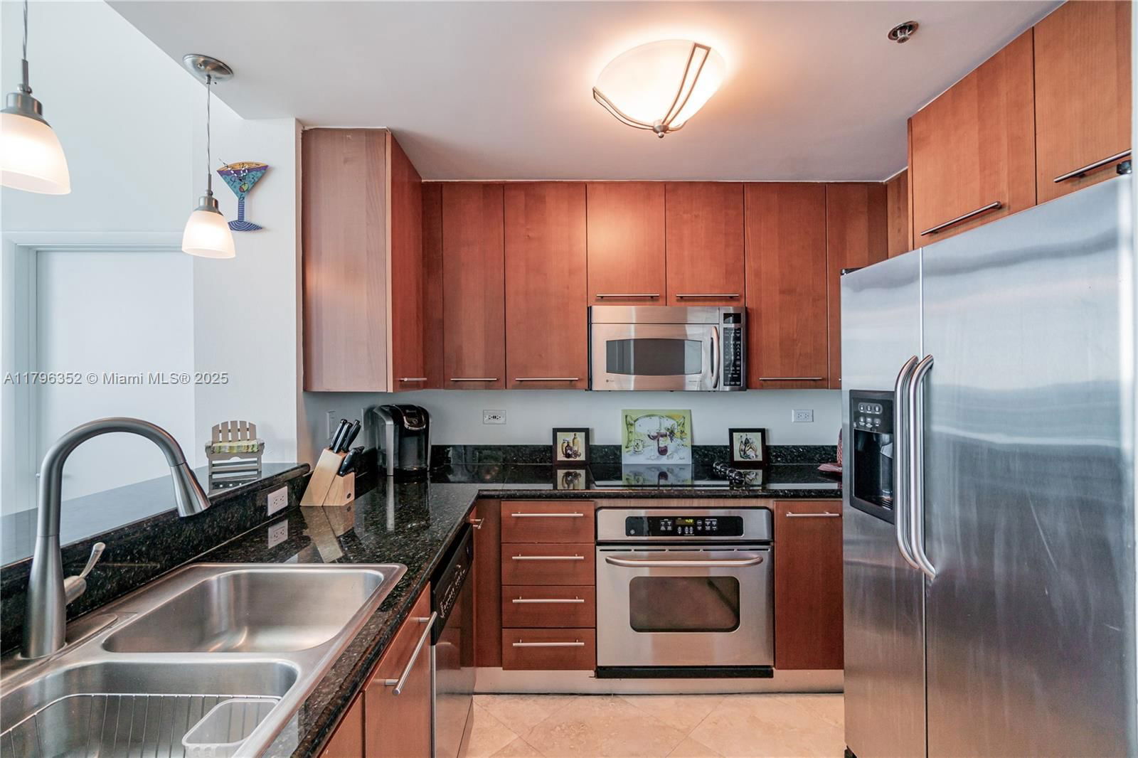 Real estate property located at 6515 Collins Ave #1806, Miami-dade, Belaire On The Ocean Condo, Miami Beach, FL