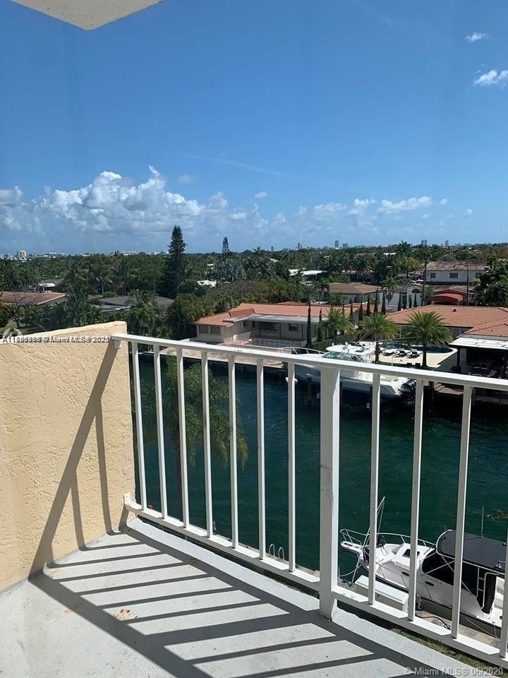 Real estate property located at 2350 135th St #510, Miami-dade, Vecino Del Mar Condo, North Miami, FL