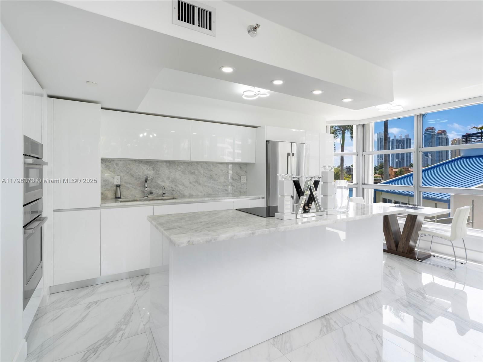 Real estate property located at 19195 36th Ct #201, Miami-dade, Mystic Pointe Condo No Tw, Aventura, FL