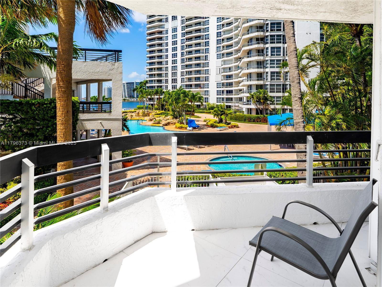 Real estate property located at 19195 36th Ct #201, Miami-dade, Mystic Pointe Condo No Tw, Aventura, FL