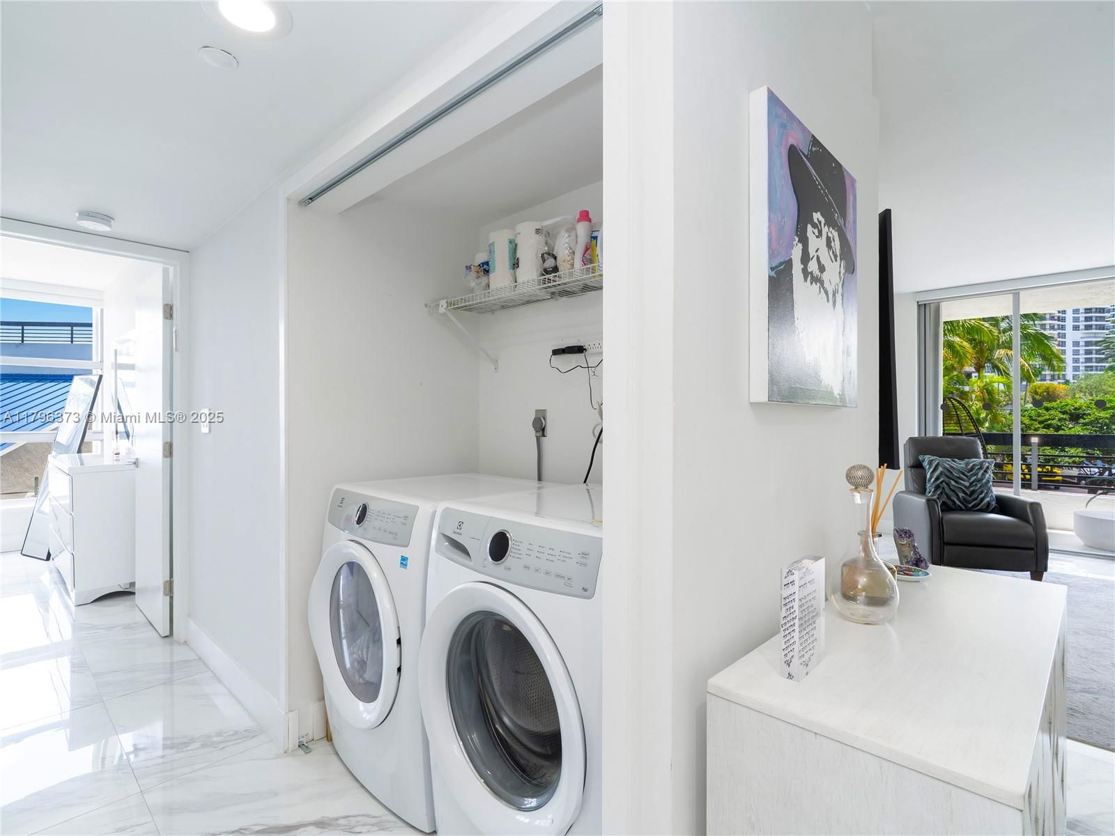 Real estate property located at 19195 36th Ct #201, Miami-dade, Mystic Pointe Condo No Tw, Aventura, FL