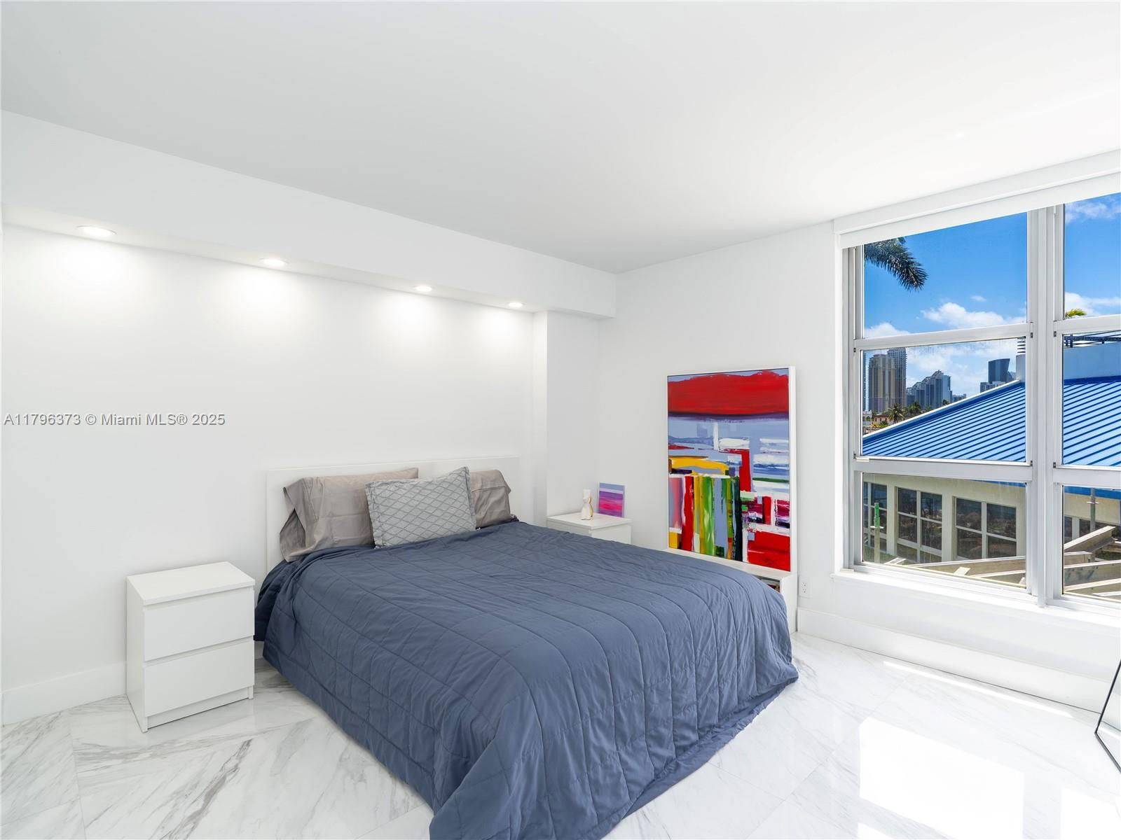 Real estate property located at 19195 36th Ct #201, Miami-dade, Mystic Pointe Condo No Tw, Aventura, FL
