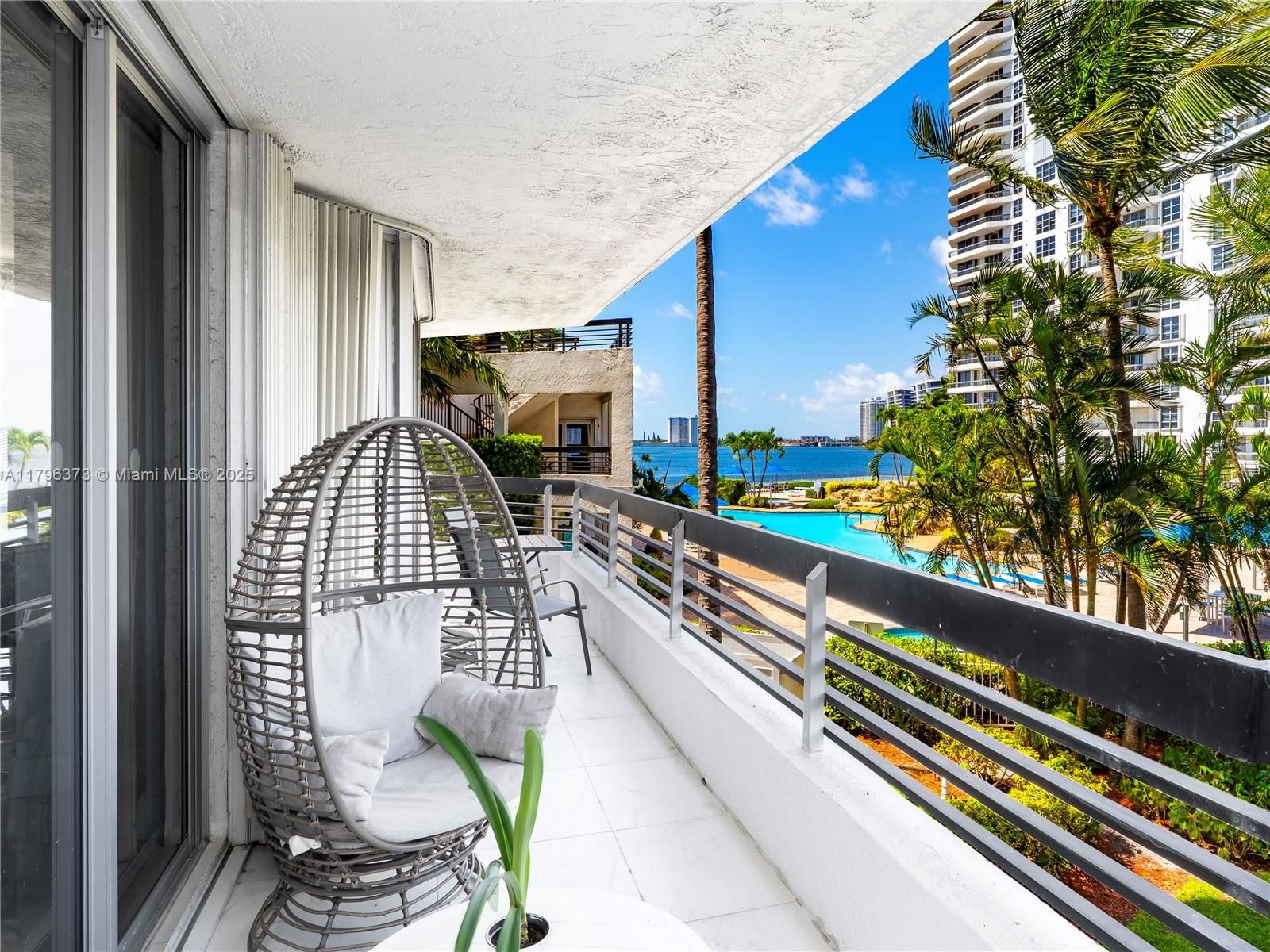 Real estate property located at 19195 36th Ct #201, Miami-dade, Mystic Pointe Condo No Tw, Aventura, FL