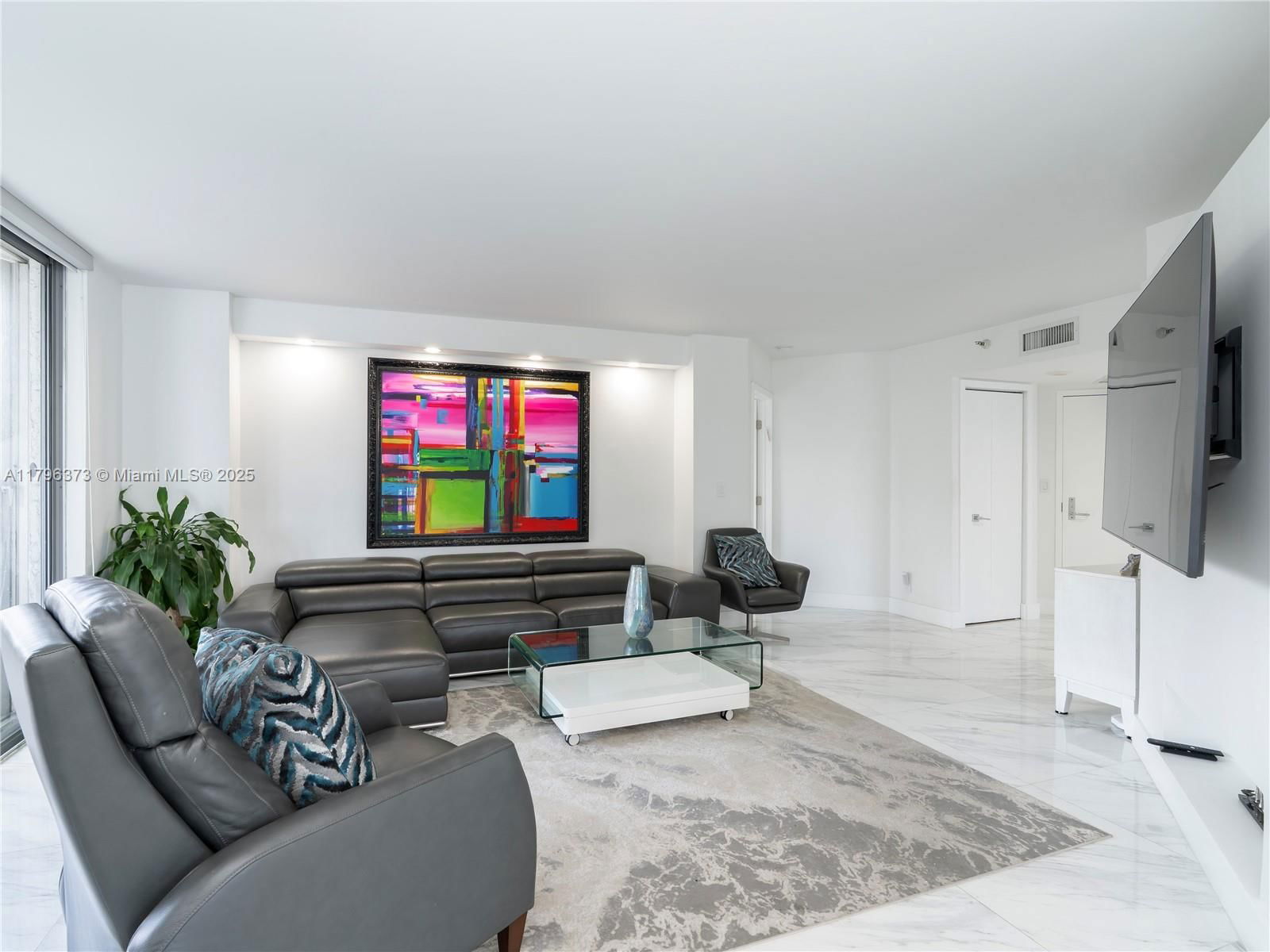 Real estate property located at 19195 36th Ct #201, Miami-dade, Mystic Pointe Condo No Tw, Aventura, FL