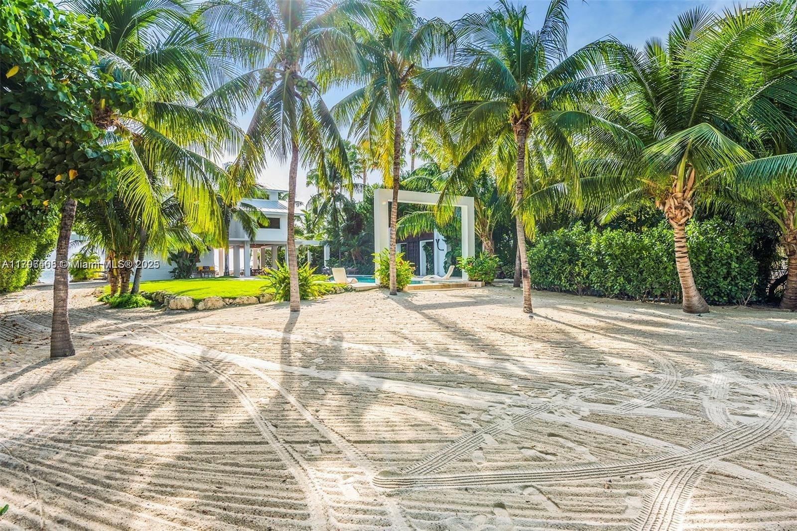 Real estate property located at 60 Ocean Front Drive, Monroe, Key Largo Ocean Shore, Key Largo, FL