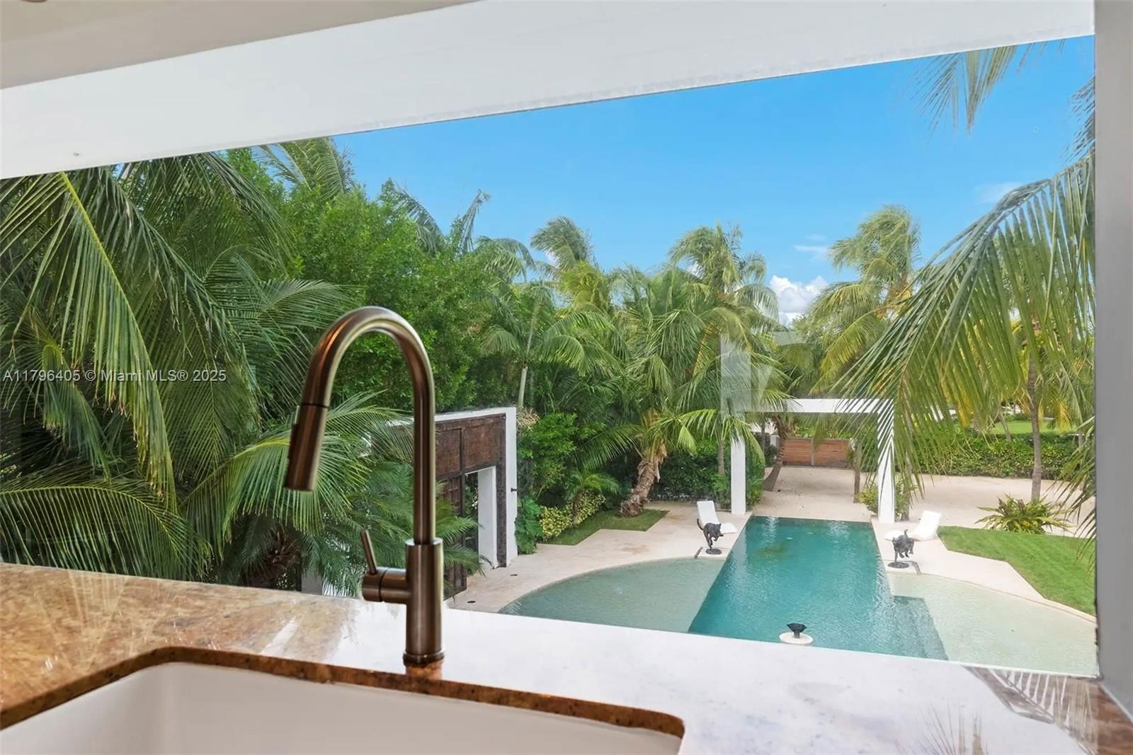 Real estate property located at 60 Ocean Front Drive, Monroe, Key Largo Ocean Shore, Key Largo, FL