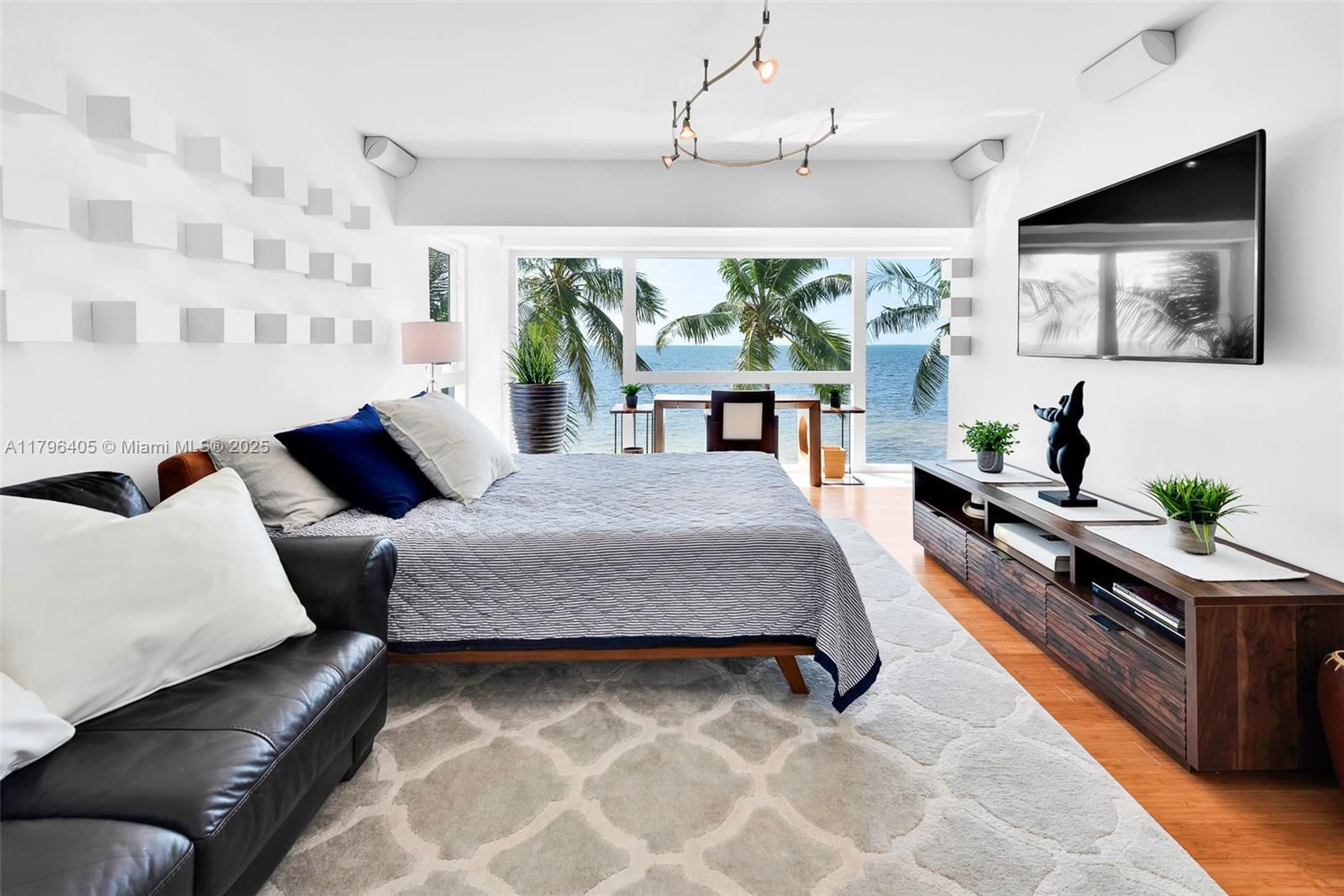 Real estate property located at 60 Ocean Front Drive, Monroe, Key Largo Ocean Shore, Key Largo, FL