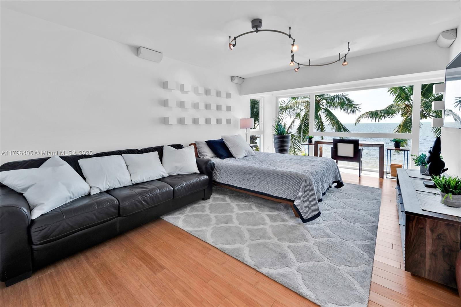 Real estate property located at 60 Ocean Front Drive, Monroe, Key Largo Ocean Shore, Key Largo, FL