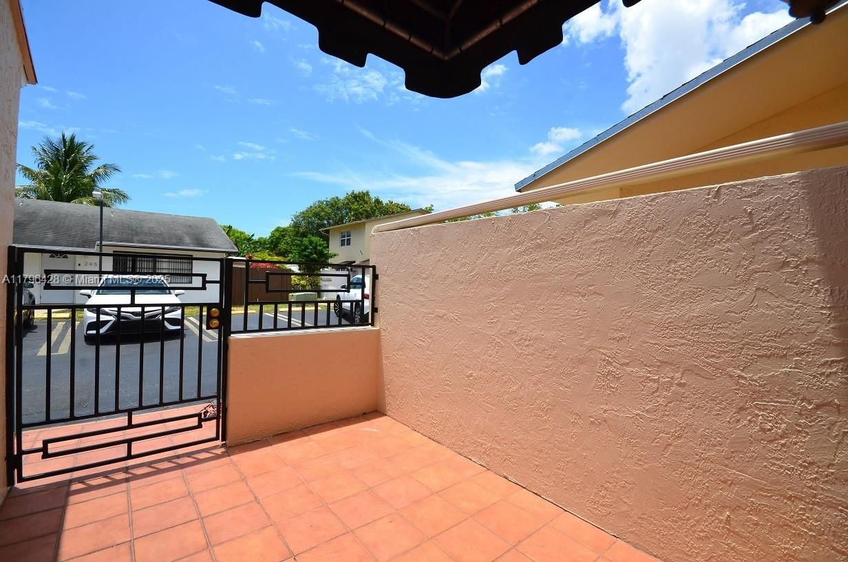 Real estate property located at 2459 11th St #4A, Miami-dade, Twin Homes Village Ii Con, Miami, FL