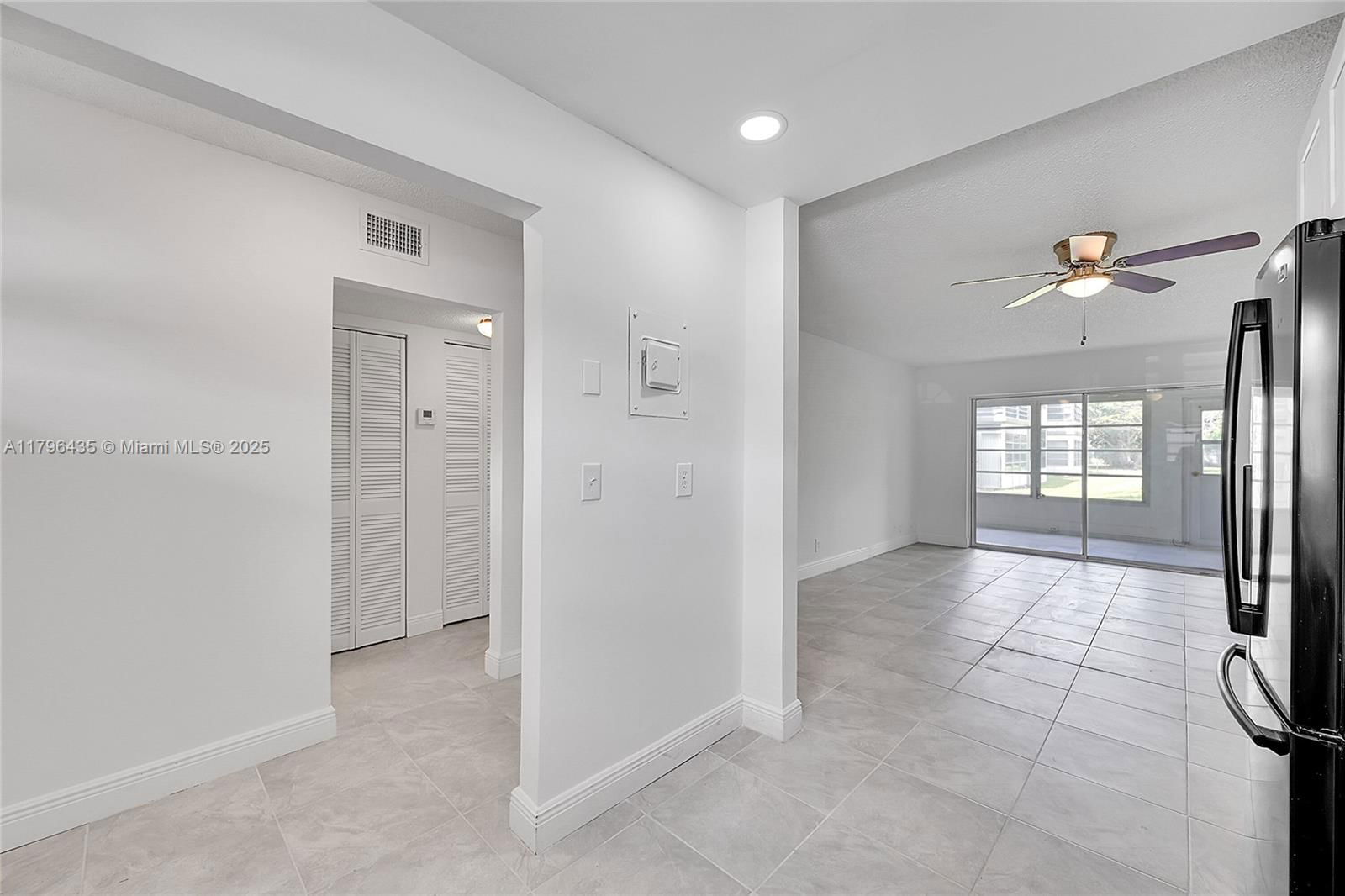 Real estate property located at 607 State Road 7 #1E, Broward, Applegreen Condo Apts 1, Margate, FL