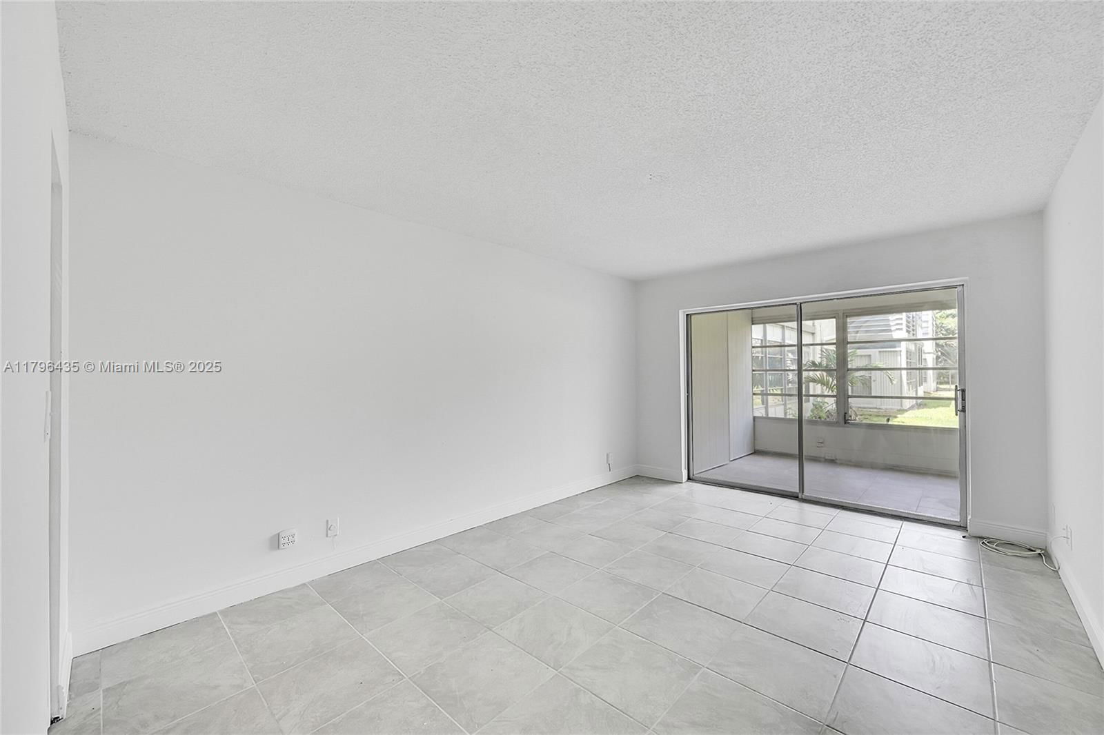 Real estate property located at 607 State Road 7 #1E, Broward, Applegreen Condo Apts 1, Margate, FL