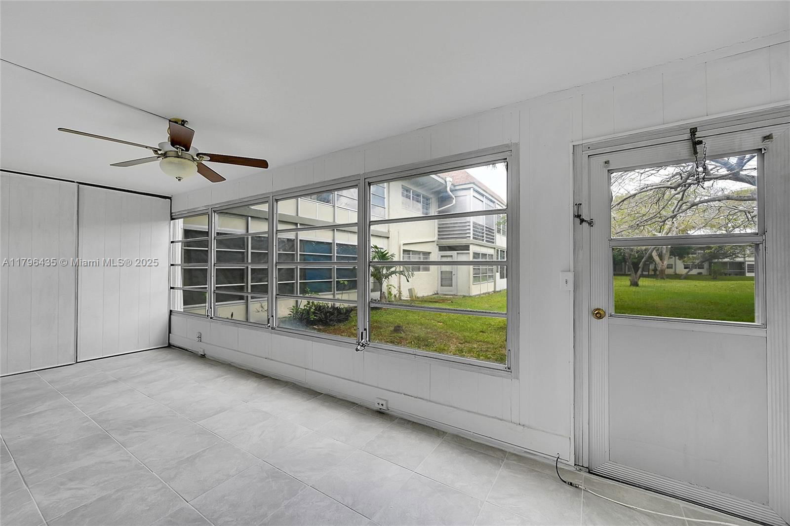 Real estate property located at 607 State Road 7 #1E, Broward, Applegreen Condo Apts 1, Margate, FL