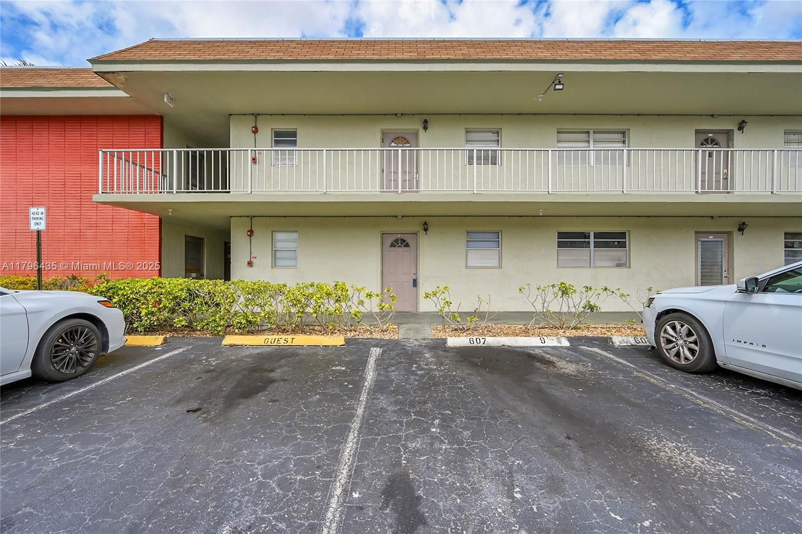Real estate property located at 607 State Road 7 #1E, Broward, Applegreen Condo Apts 1, Margate, FL