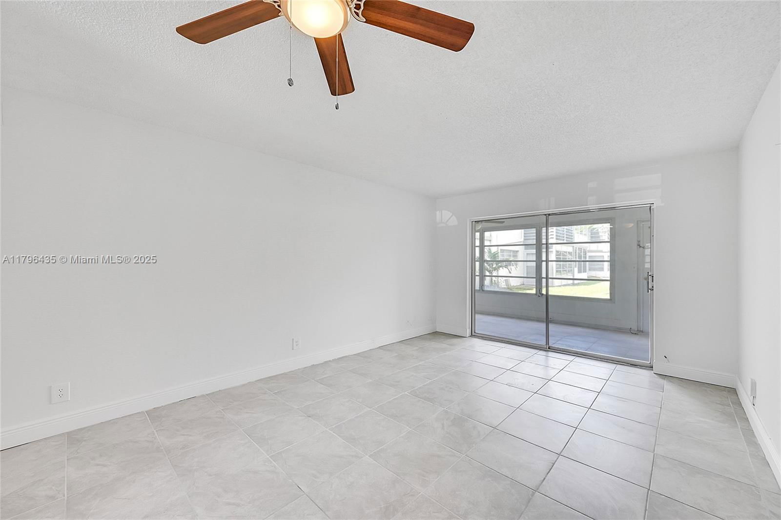 Real estate property located at 607 State Road 7 #1E, Broward, Applegreen Condo Apts 1, Margate, FL