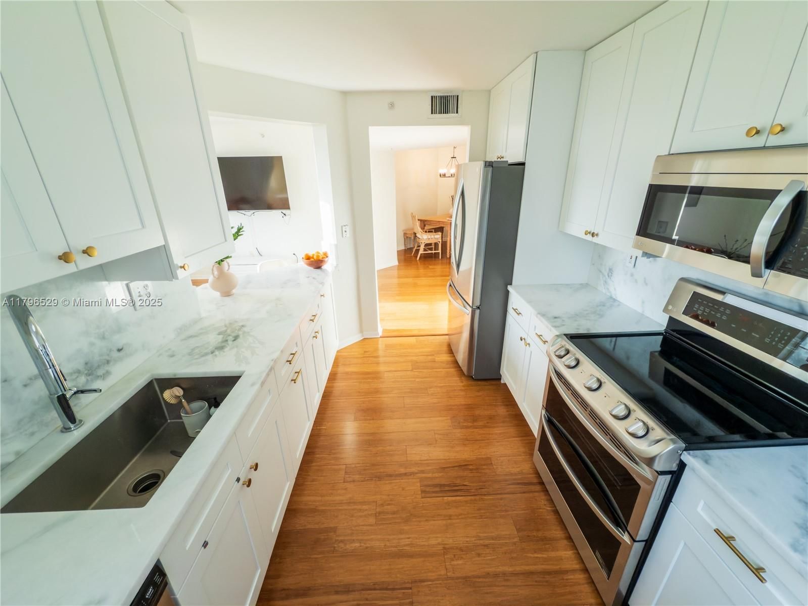Real estate property located at 520 5th Ave #3302, Broward, Las Olas By The River Con, Fort Lauderdale, FL