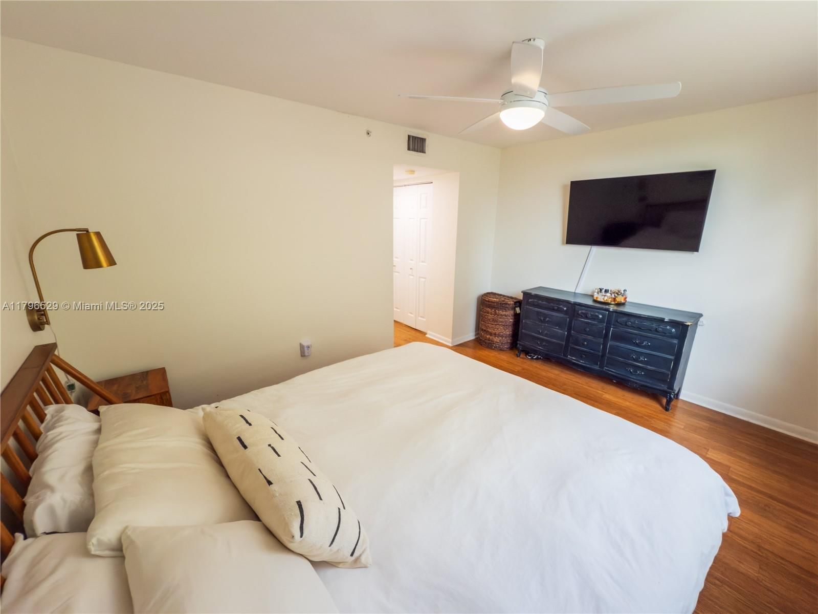 Real estate property located at 520 5th Ave #3302, Broward, Las Olas By The River Con, Fort Lauderdale, FL