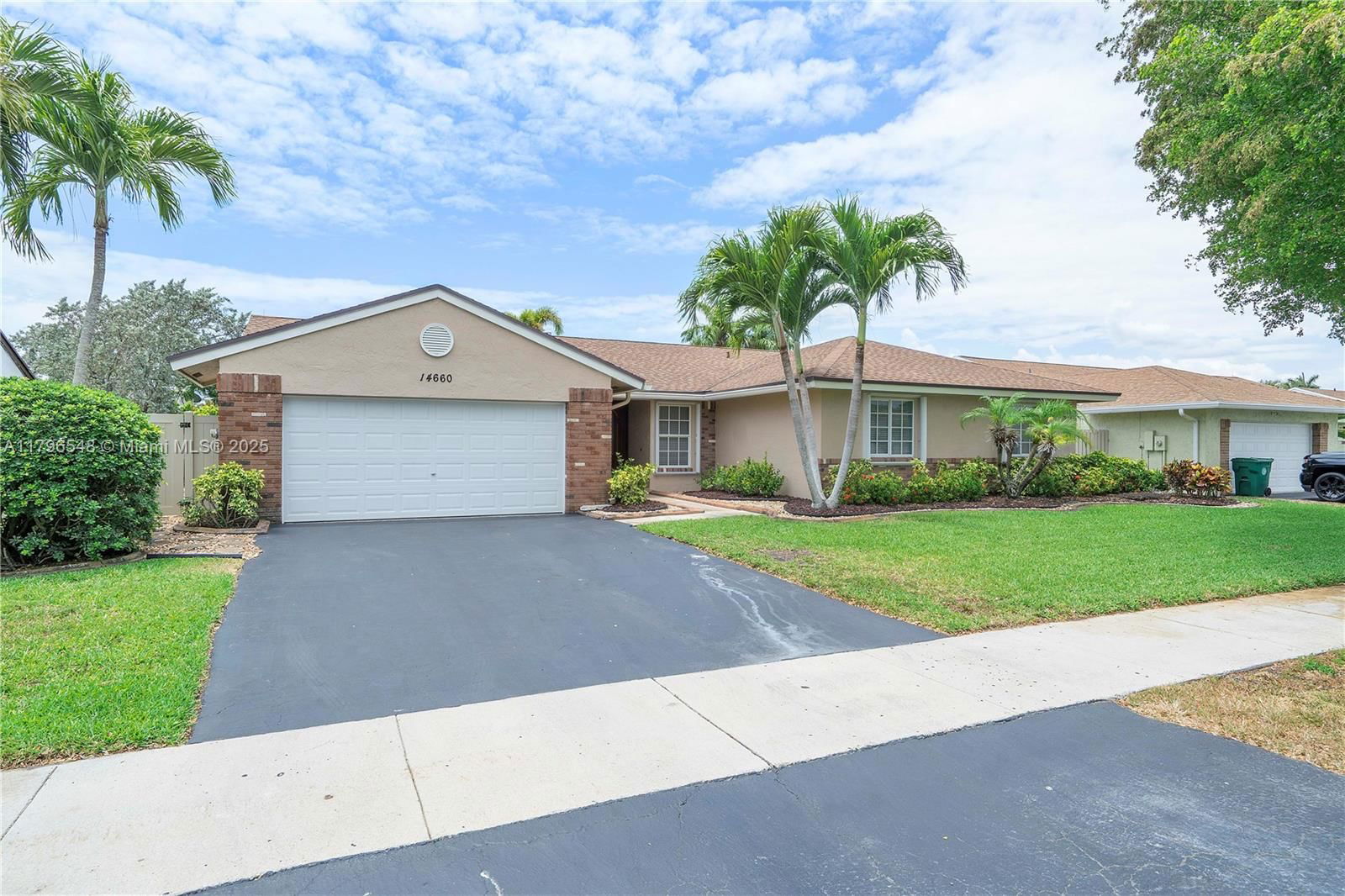 Real estate property located at 14660 Highland Springs Ct, Broward, Shenandoah Section Four, Davie, FL