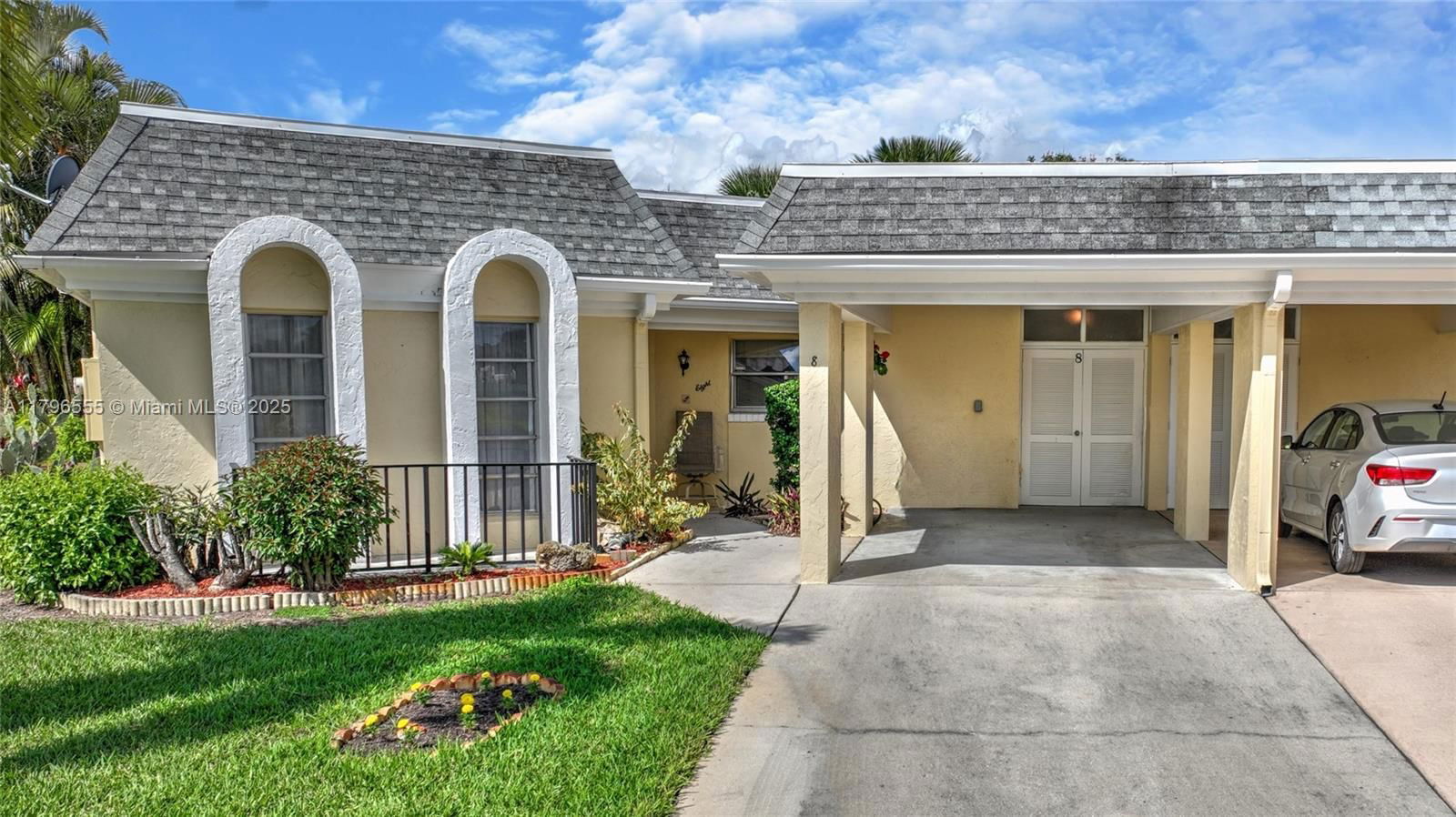 Real estate property located at 8 Park Lane Circle #0, Lee, East Greens Land Condo, Lehigh Acres, FL