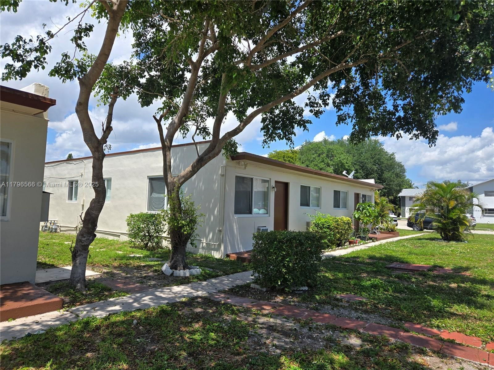 Real estate property located at 2246 Fillmore St, Broward, Hollywood Little Ranches, Hollywood, FL