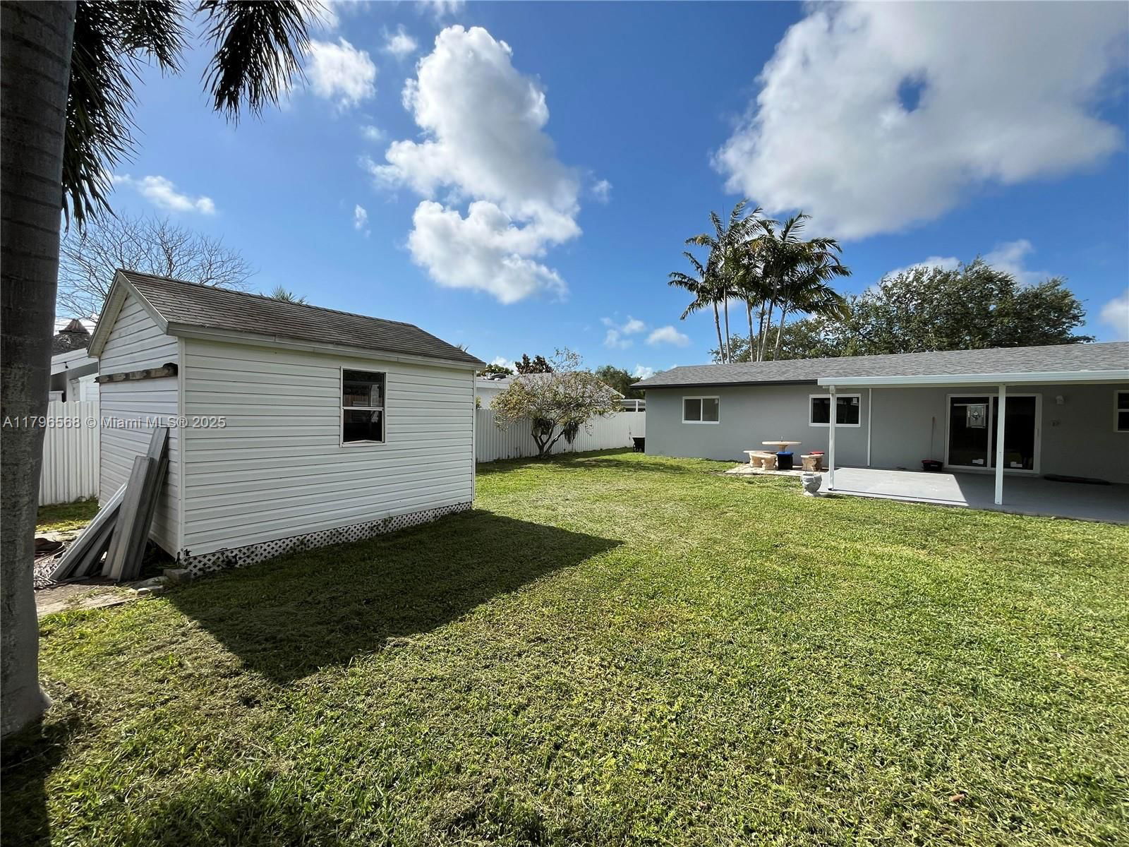 Real estate property located at 9275 185th Ter, Miami-dade, Bel Aire Sec 15, Cutler Bay, FL