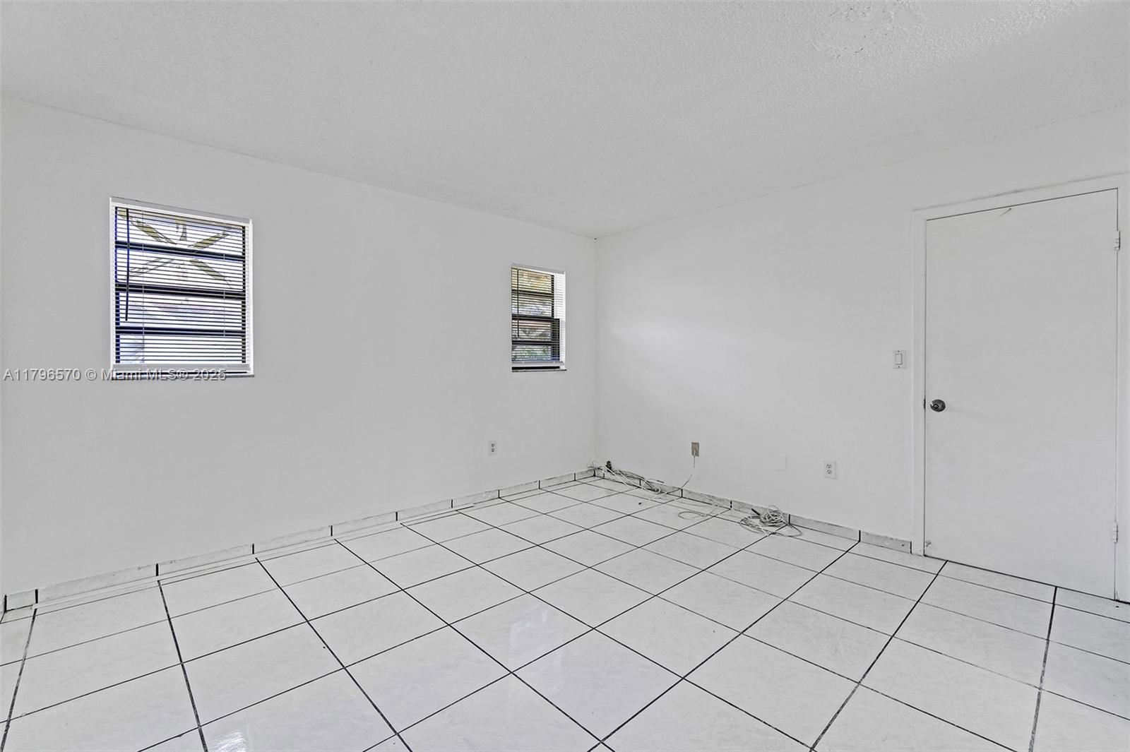 Real estate property located at 6215 24th Ave #203-7, Miami-dade, Flamingo Condo, Hialeah, FL