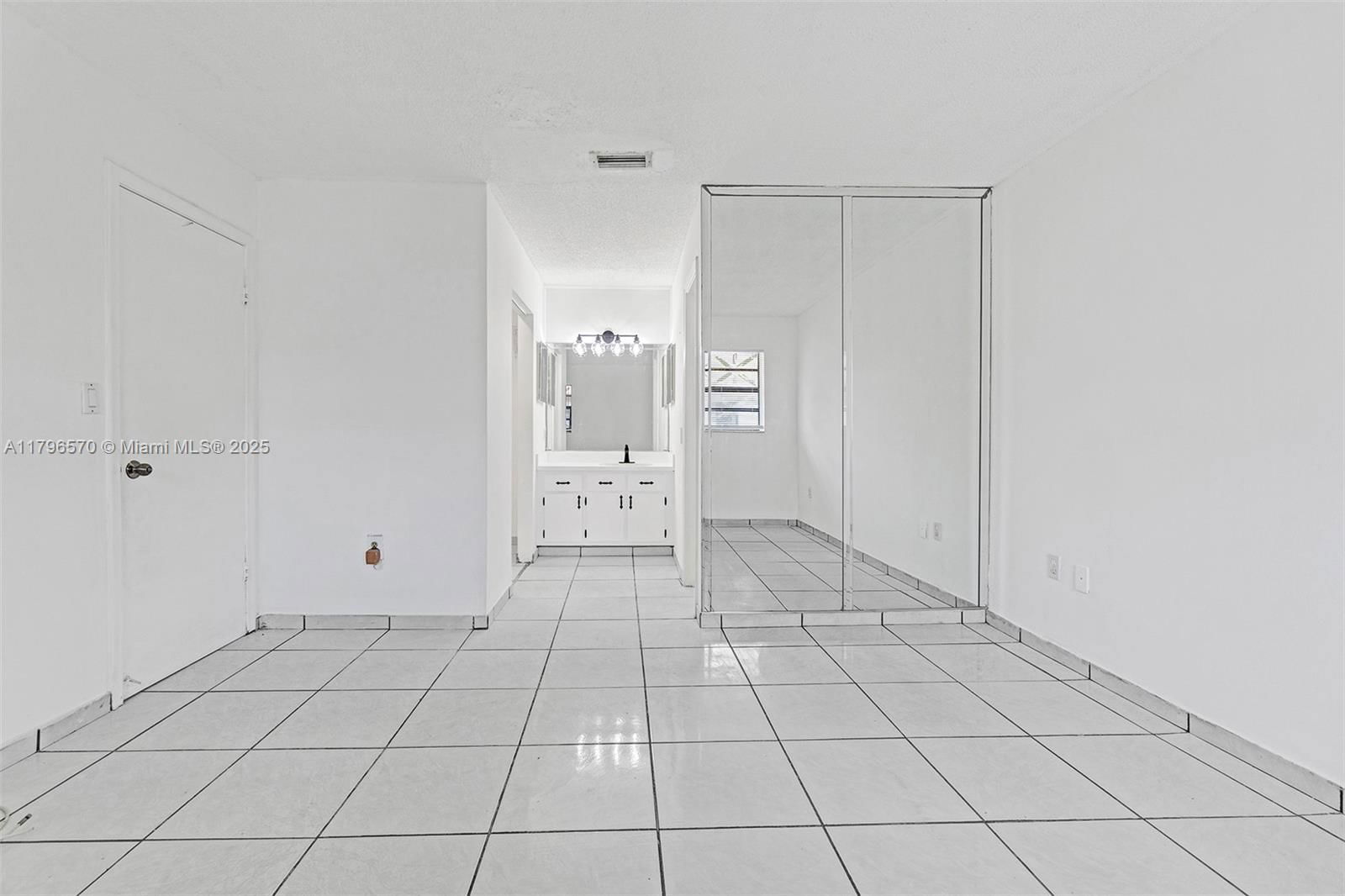 Real estate property located at 6215 24th Ave #203-7, Miami-dade, Flamingo Condo, Hialeah, FL