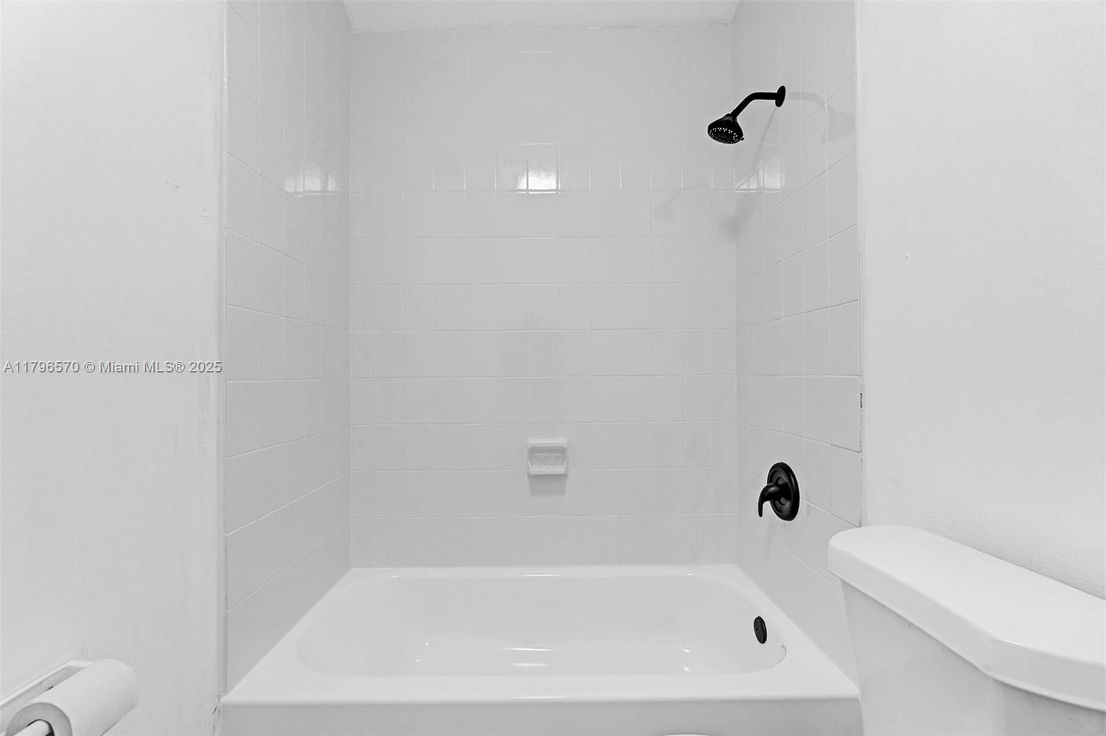 Real estate property located at 6215 24th Ave #203-7, Miami-dade, Flamingo Condo, Hialeah, FL