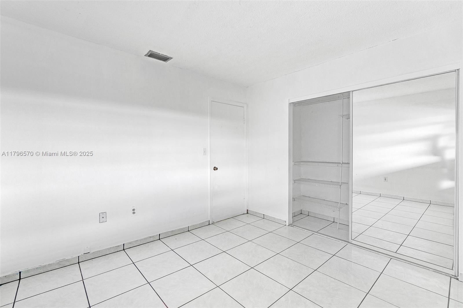 Real estate property located at 6215 24th Ave #203-7, Miami-dade, Flamingo Condo, Hialeah, FL