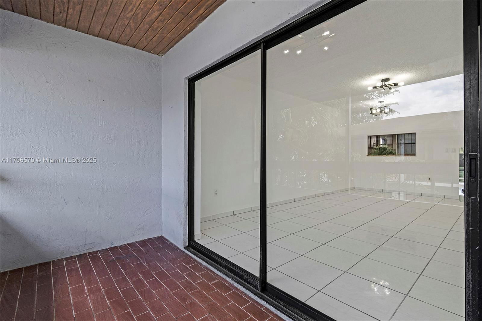 Real estate property located at 6215 24th Ave #203-7, Miami-dade, Flamingo Condo, Hialeah, FL