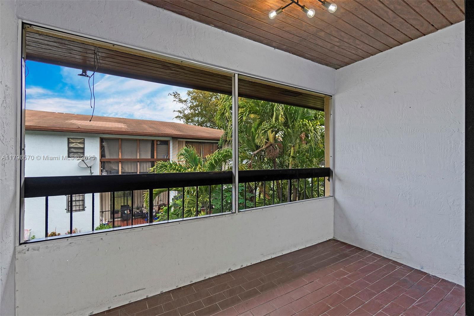 Real estate property located at 6215 24th Ave #203-7, Miami-dade, Flamingo Condo, Hialeah, FL