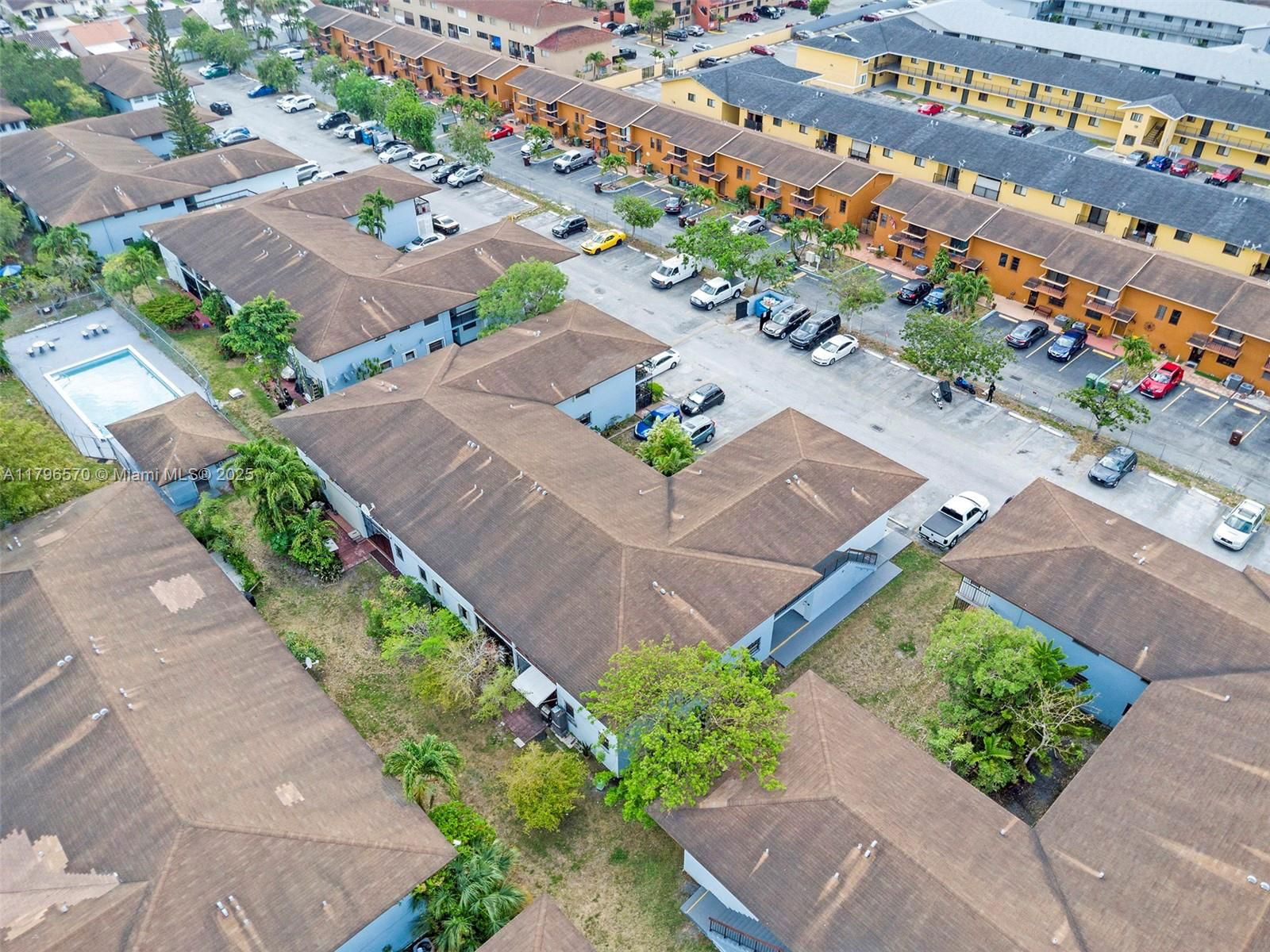 Real estate property located at 6215 24th Ave #203-7, Miami-dade, Flamingo Condo, Hialeah, FL