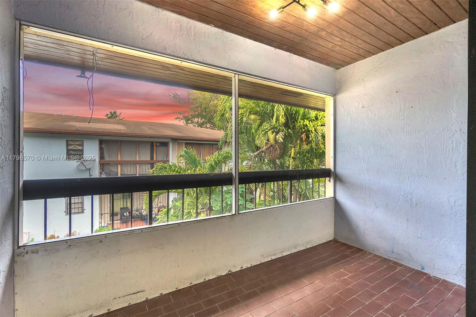 Real estate property located at 6215 24th Ave #203-7, Miami-dade, Flamingo Condo, Hialeah, FL