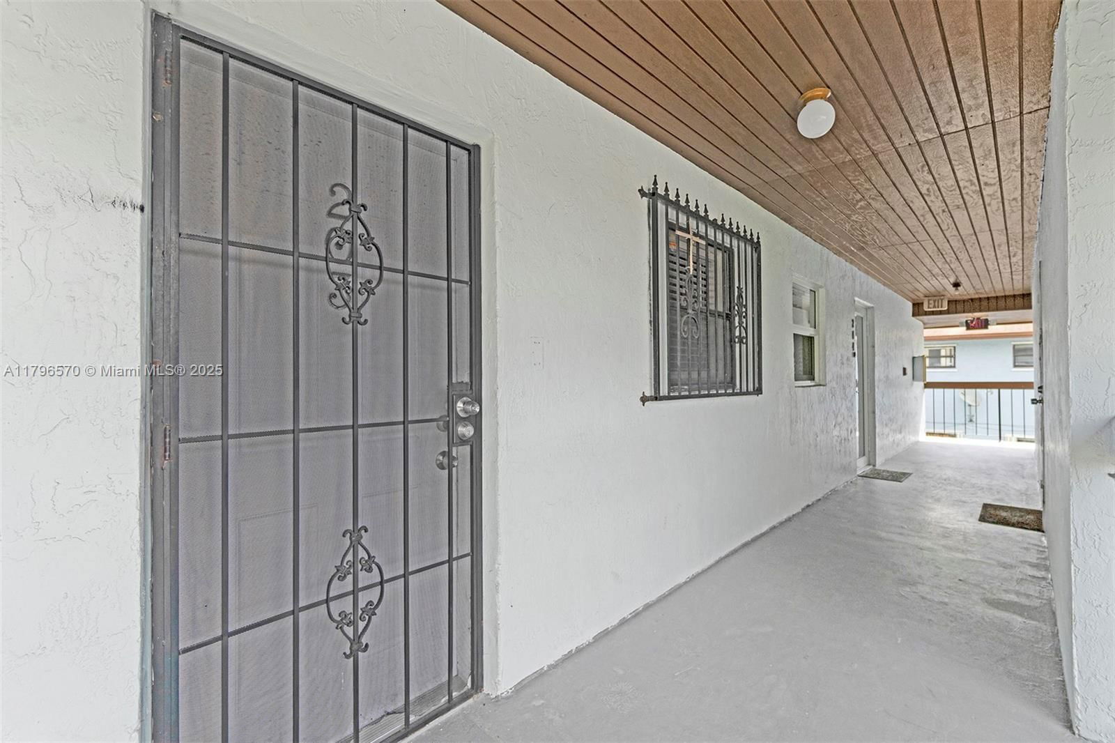 Real estate property located at 6215 24th Ave #203-7, Miami-dade, Flamingo Condo, Hialeah, FL