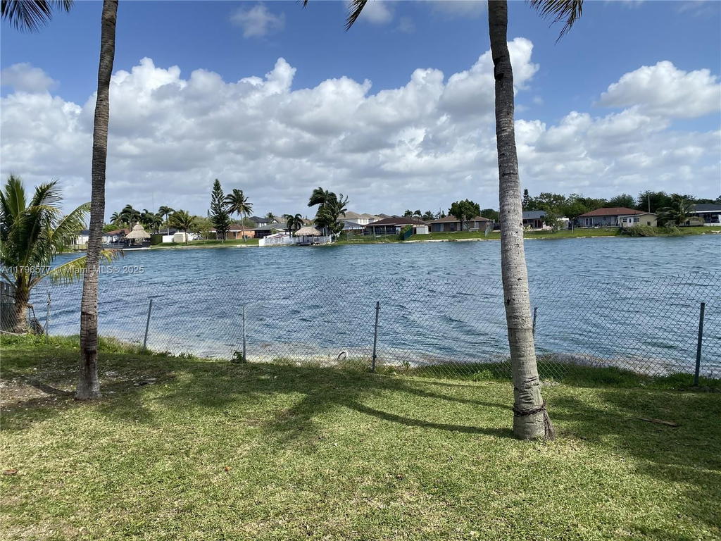Real estate property located at 14317 296th St, Miami-dade, Salma Lake Ph 1, Homestead, FL