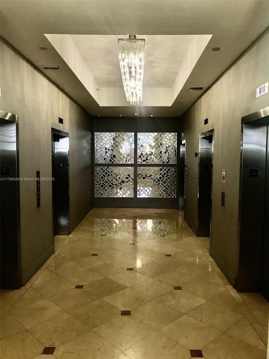 Real estate property located at 100 Lincoln Rd #1209, Miami-dade, The Decoplage Condo, Miami Beach, FL