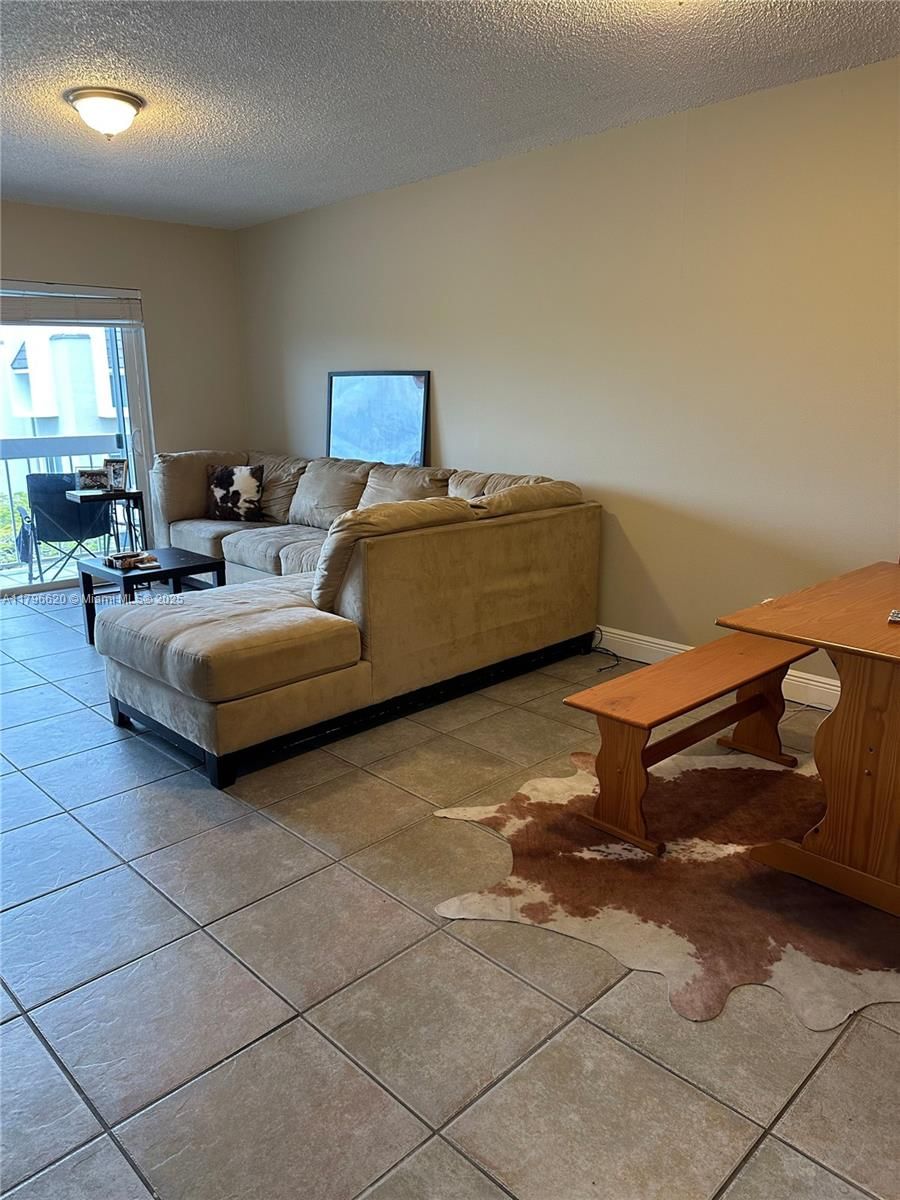 Real estate property located at 7701 Camino Real A-401, Miami-dade, Village Of Kings Creek Co, Miami, FL