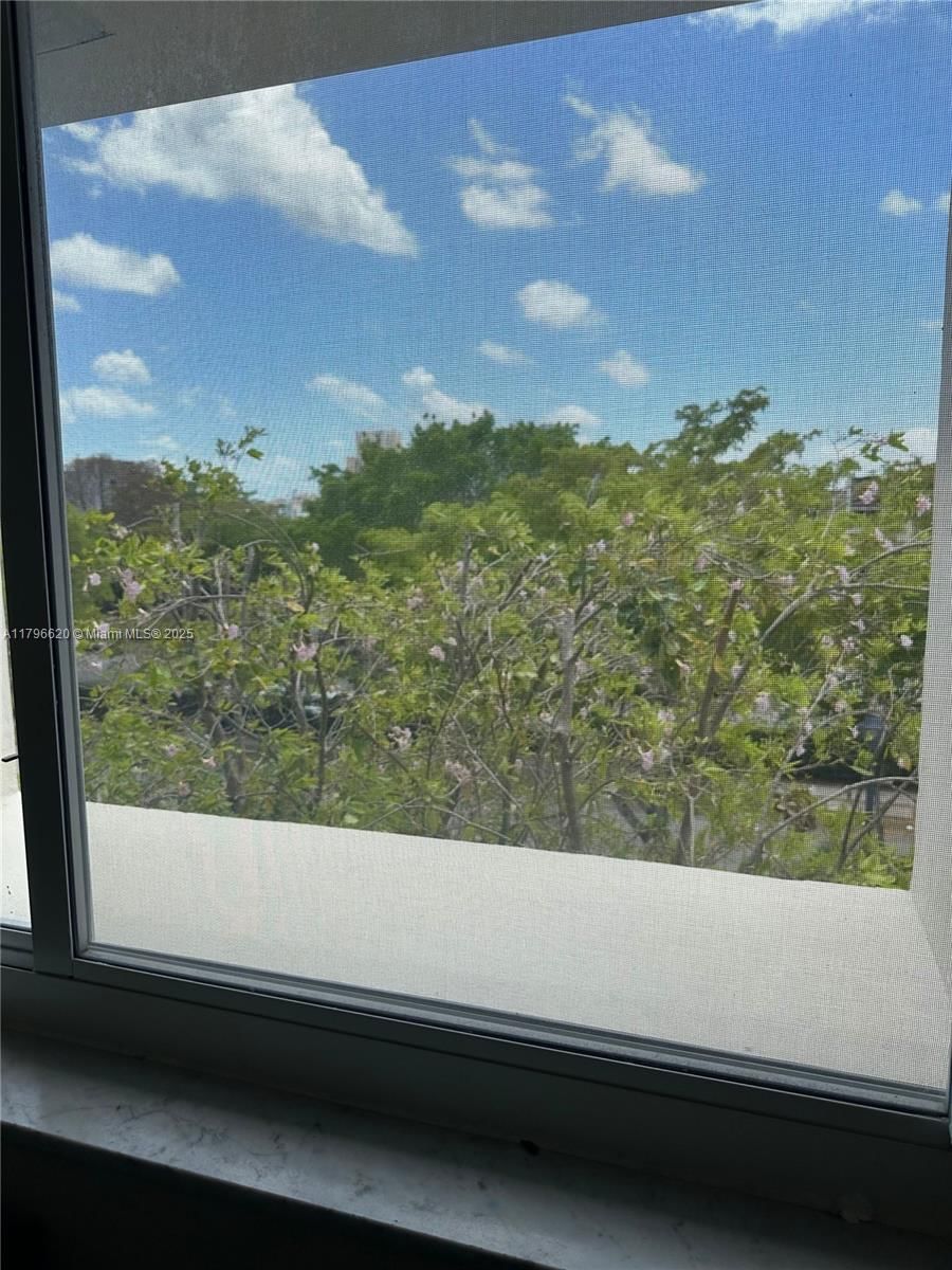 Real estate property located at 7701 Camino Real A-401, Miami-dade, Village Of Kings Creek Co, Miami, FL